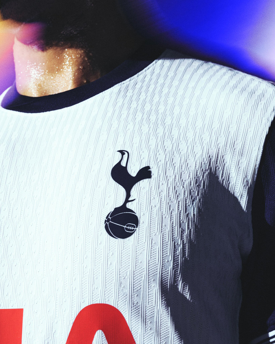 ​Áo đấu sân nhà Tottenham Hotspur cho mùa giải 2024-25