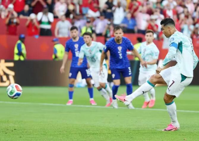 월드컵|포르투갈, 크로아티아에 2-1 극적 역전승... 라모스 94분 헤더 결승골, C. 호날두는 결승전 토너먼트 첫 골 기록