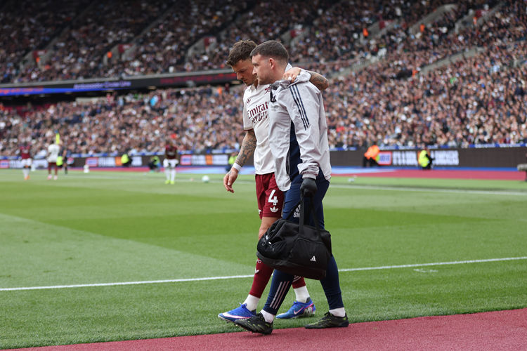 The Athletic: Ben White nguy cơ nghỉ hết mùa vì chấn thương, khả năng dự World Cup rất thấp