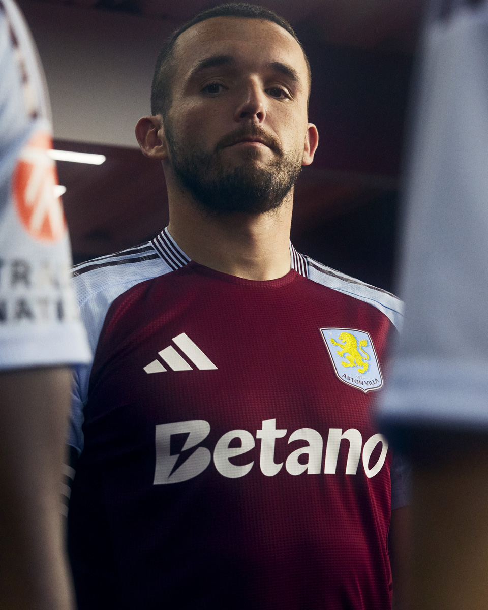 ​Áo đáu sân nhà Aston Villa cho mùa giải 2024-25
