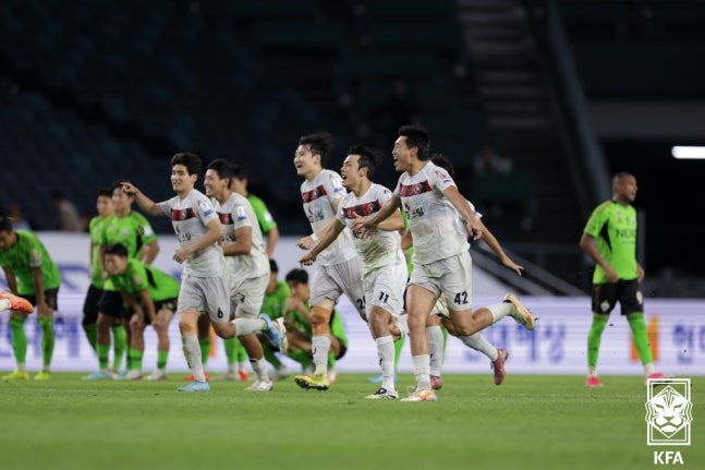 전북, 승부차기서 K3 당진에 무너져 16강 탈락…2연패 도전 실패