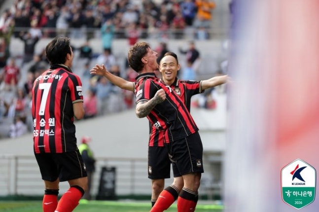 '클리말라 멀티골' 서울, 광주 5-0 완파…창단 첫 개막 4연승
