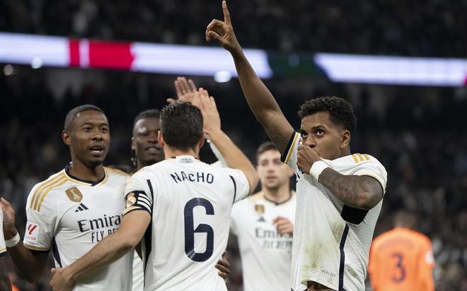 ลาลีกา  รีอัลมาดริด 2-0 กรานาดา รักษาความไม่พ่ายในรอบ 9 นัดต่อเนื่อง ยังคงอยู่ในตำแหน่งหน้าสูง โรดรีโก่มีประสบการณ์ทำประตู 7 ลูก และให้การช่วยเสมอทั้งหมด 4 ครั้งใน 5 เกมที่ผ่านมา