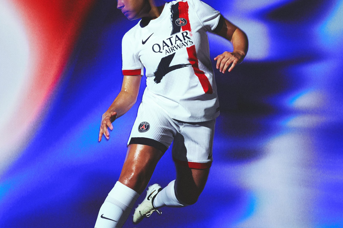 Áo đấu sân khách của Paris Saint-Germain cho mùa giải 2024-25