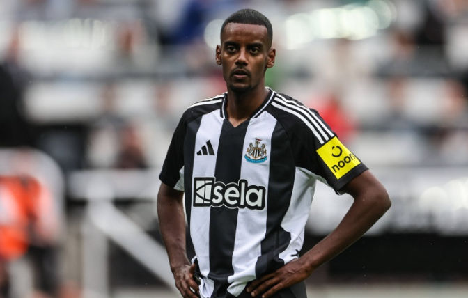 Truyền thông Tây Ban Nha: Isaac đang tập luyện tại sân tập Real Sociedad để chuẩn bị chuyển đến Liverpool