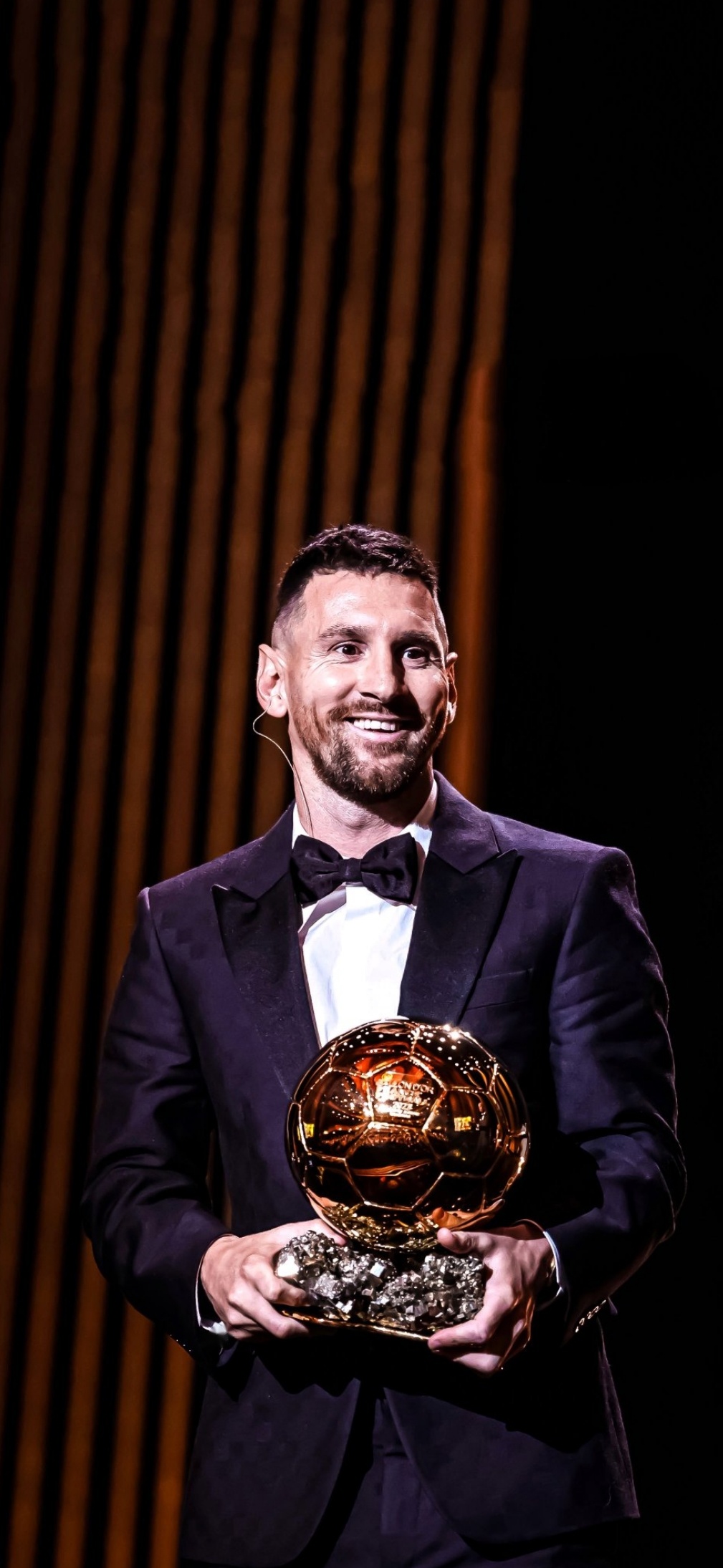 Lionel Messi giành danh hiệu Quả Bóng Vàng thứ 8 trong sự nghiệ