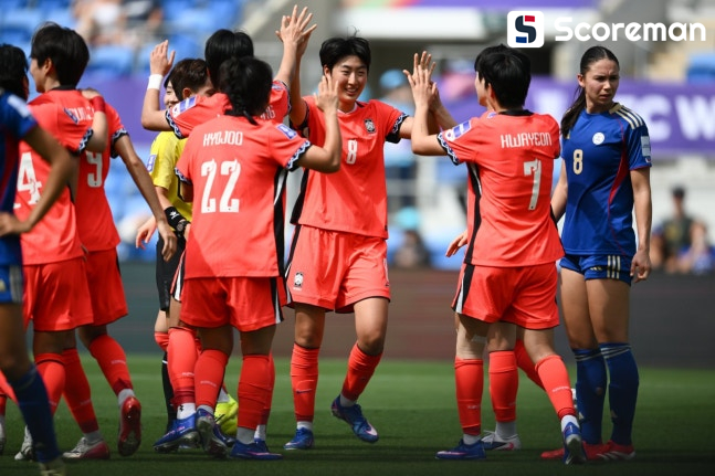 '신상우호' 여자 축구, 아시안컵 2연승으로 8강행 조기 확정...전유경·박수정 데뷔골로 필리핀 3-0 완파