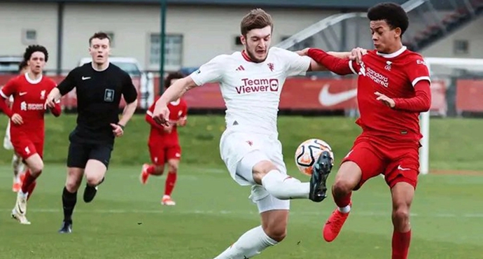 เด็กปั้น “แมนยูฯ” ไล่ถล่ม “ลิเวอร์พูล U18” 9-1 ข่มขวัญเด็กหงส์ก่อน “แดงเดือด” ชุดใหญ่