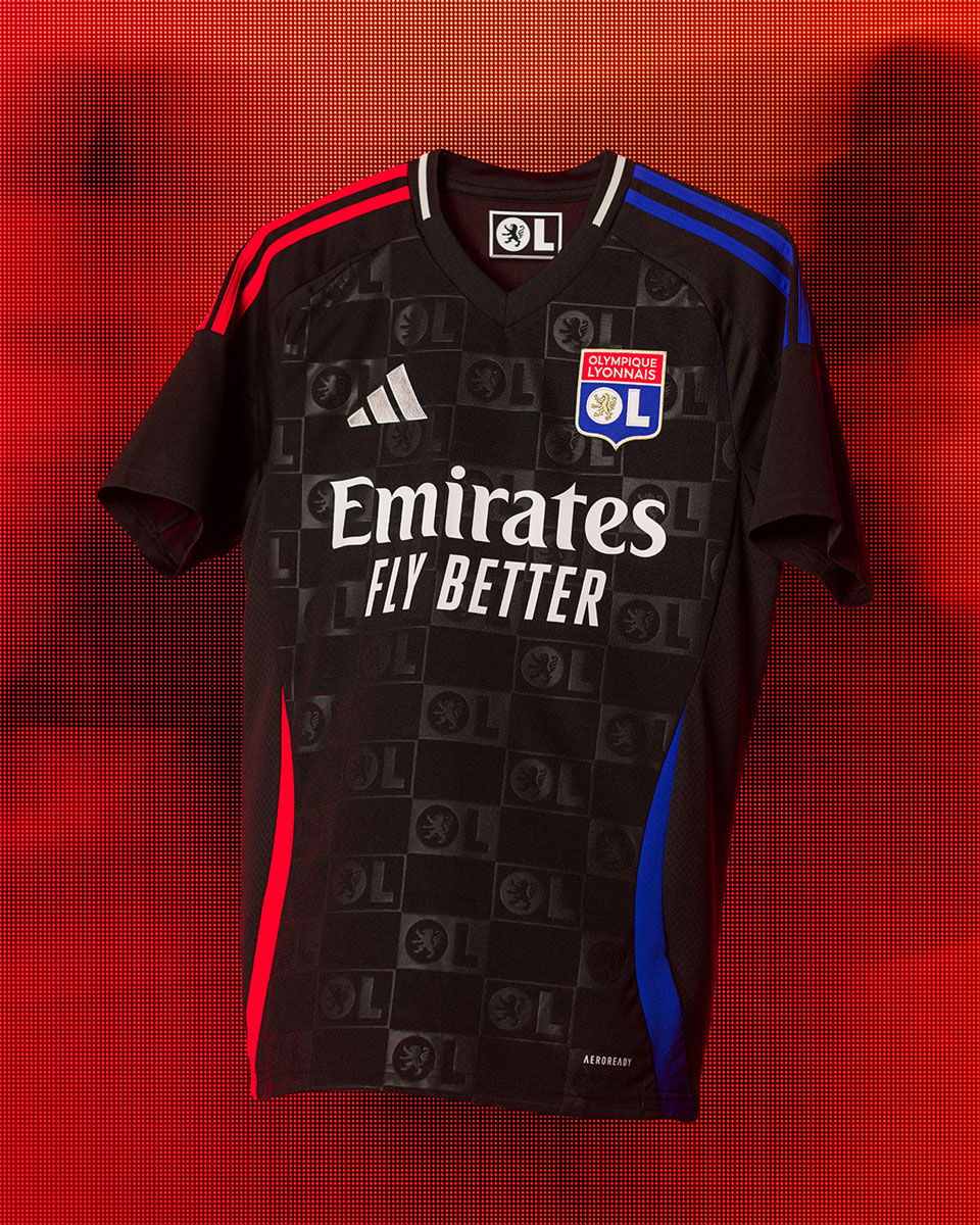 Áo đấu sân khách Lyonnais cho mùa giải 2024-25