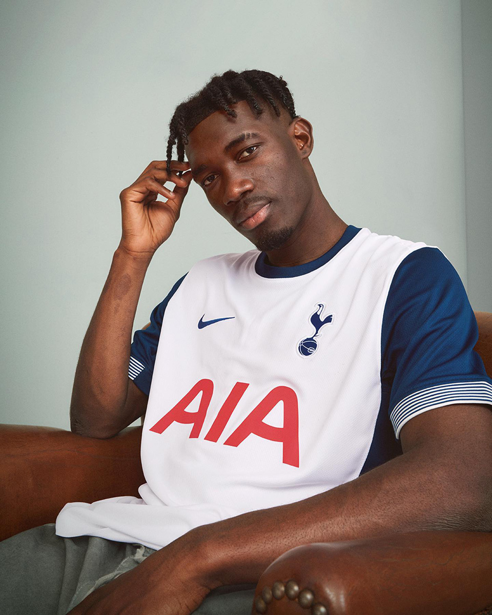 ​Áo đấu sân nhà Tottenham Hotspur cho mùa giải 2024-25