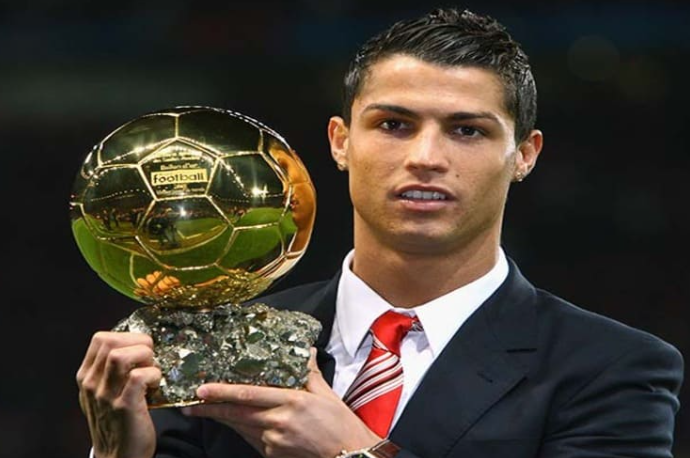 Ronaldo có bao nhiêu Quả bóng vàng? Thành tích 5 lần giành danh hiệu