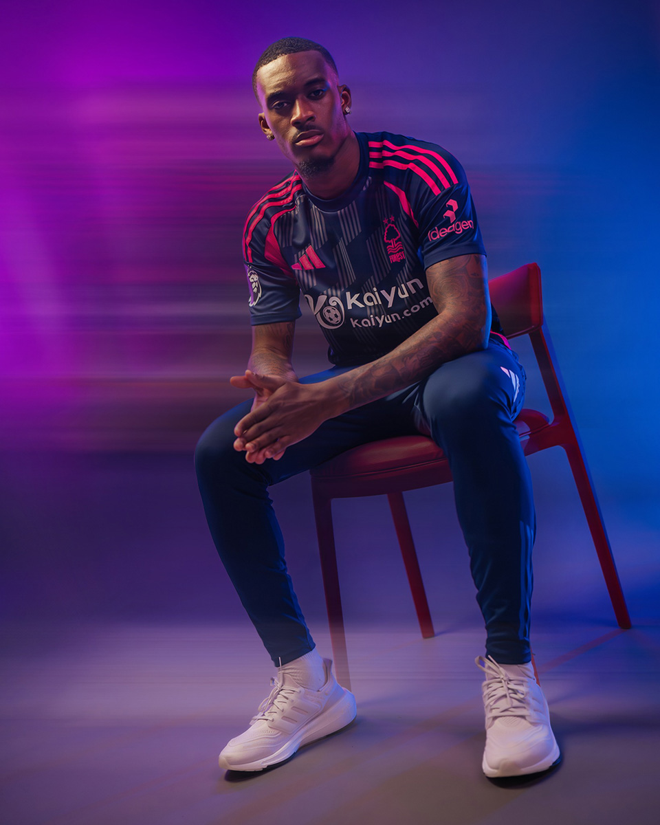 Áo đấu sân khách Nottingham Forest mùa giải 2024-25