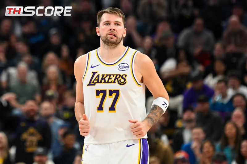 ​Lakers จำเป็นต้องเปลี่ยนสนามแข่ง NBA Cup กะทันหัน หลัง Luka Doncic ร้องเรียนเรื่องพื้นสนาม