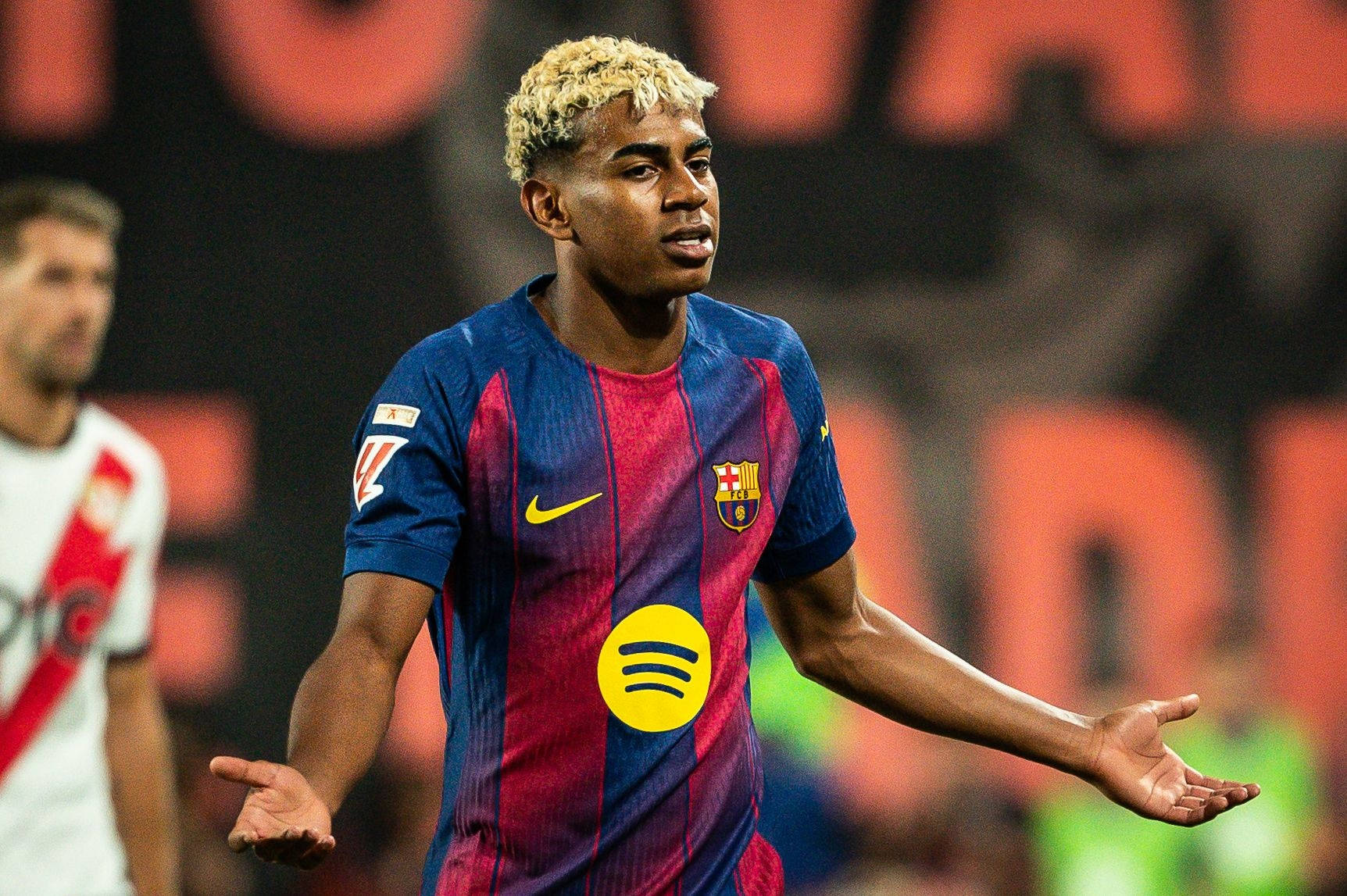 Áo đấu Real Madrid lần đầu tiên vượt mốc 3 triệu chiếc, lập kỷ lục mới; áo đấu của Yamal là loại bán chạy nhất ở cấp độ cầu thủ