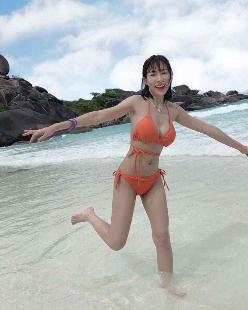 ฟางโกะ โอเค ในชุดว่ายยน้ำบิกินี่ เมื่อ 4 ปีที่แล้ว อื้อหือ สวยแซ่บ ! ตั้งแต่อดีต-ปัจจุบัน