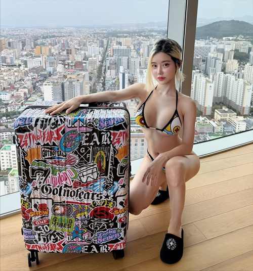 ดีเจโซดา ใส่บิกินี่ตัวจิ๋ว สาดความร้อนแรงในโซเชียล