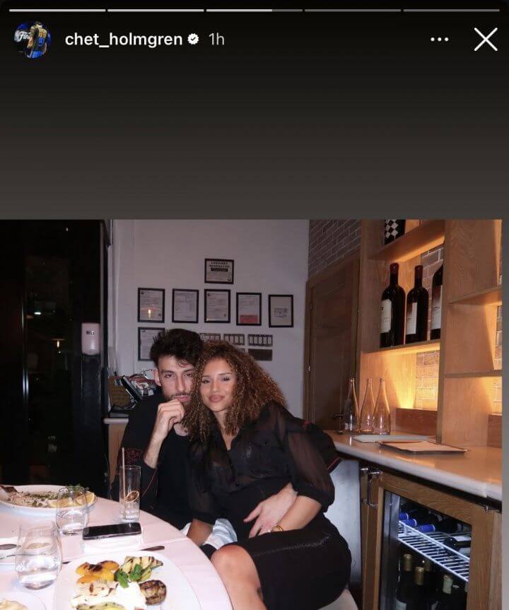 2m16 và 1m70! Holmgren công khai tình cảm, bạn gái hiện tại là tình cũ của tiền vệ Elliott bên Aston Villa