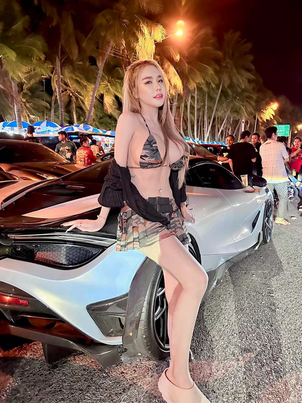 อามมี่ แม็กซิม กับแฟชั่นสุดร้อนแรง ที่ทำโซเชียลสะเทือนระดับ 10 ริกเตอร์