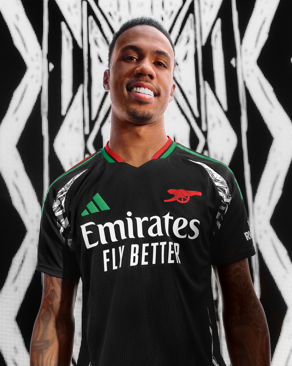 Áo đấu sân khách Arsenal cho mùa giải 2024-25