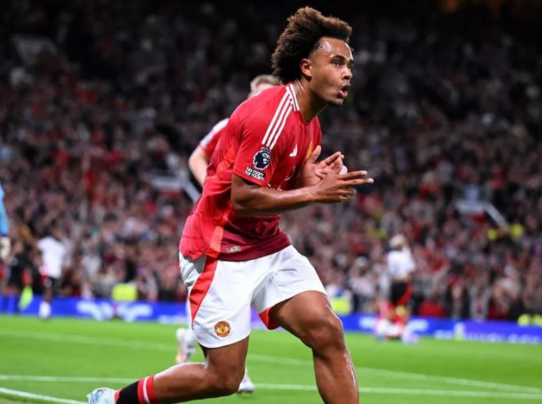 ​Joshua Zirkzee: Người kế vị Zlatan Ibrahimovic?