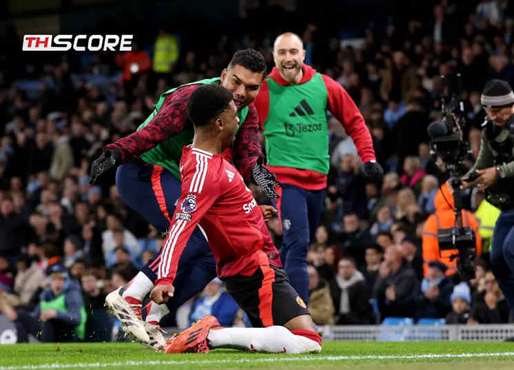 สุดระทึก! แมนยูพลิกแซงชนะแมนซิตี้ 2-1 อามาดทำจุดโทษและซัดประตูชัย