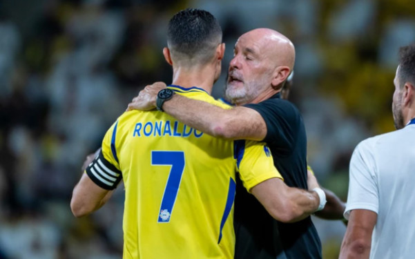 HLV Al Nassr bị sa thải theo yêu sách của Ronaldo
