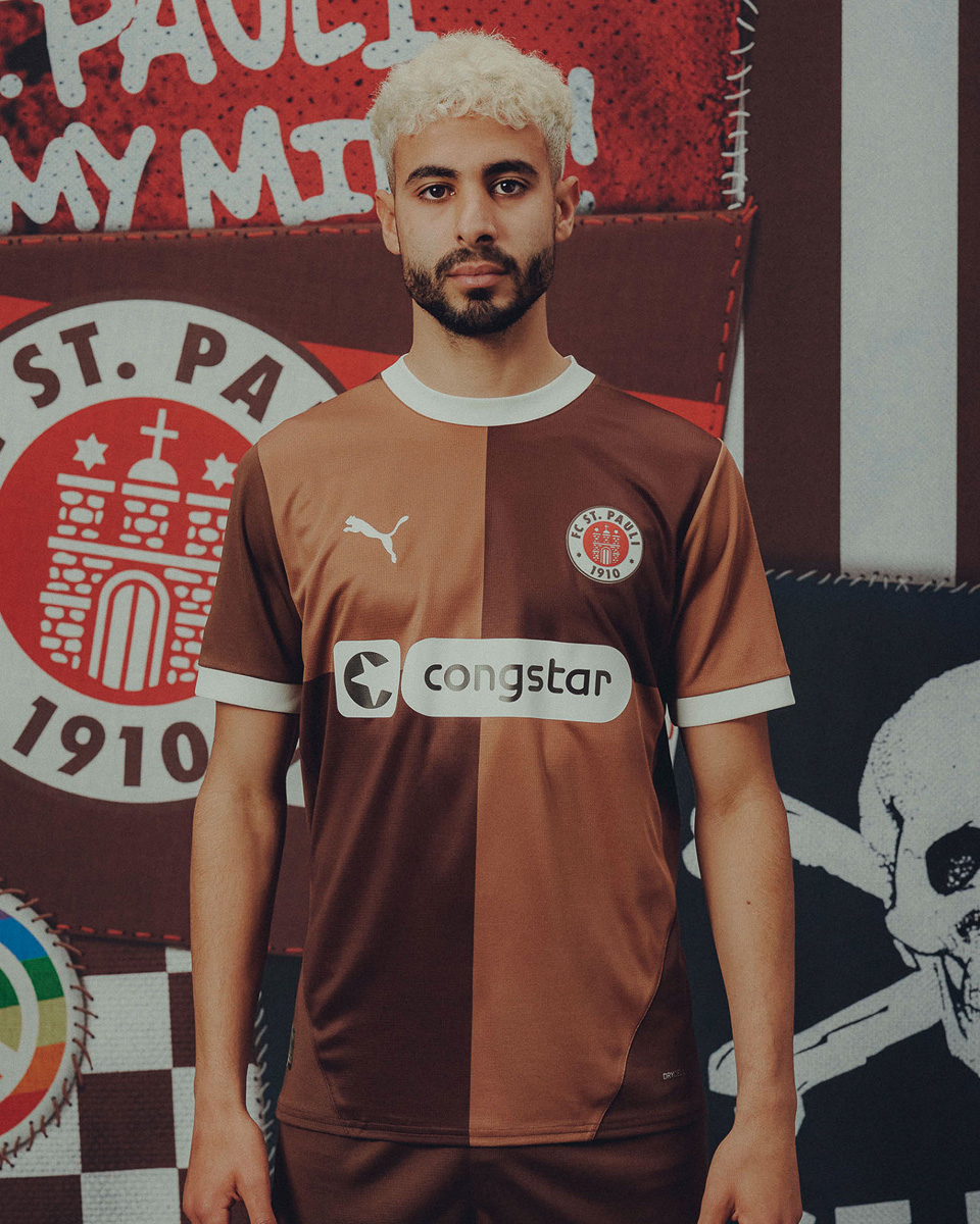 ​Áo thi đấu sân nhà St. Pauli cho mùa giải 2024-25