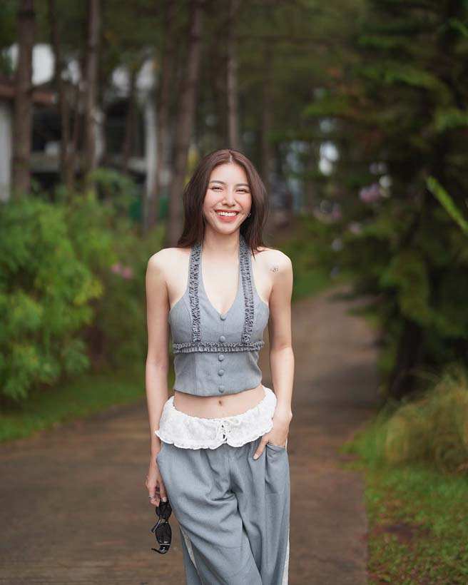 กีรติกา เด็กสาวจากเกาะสมุยที่น่ารักและสดใส