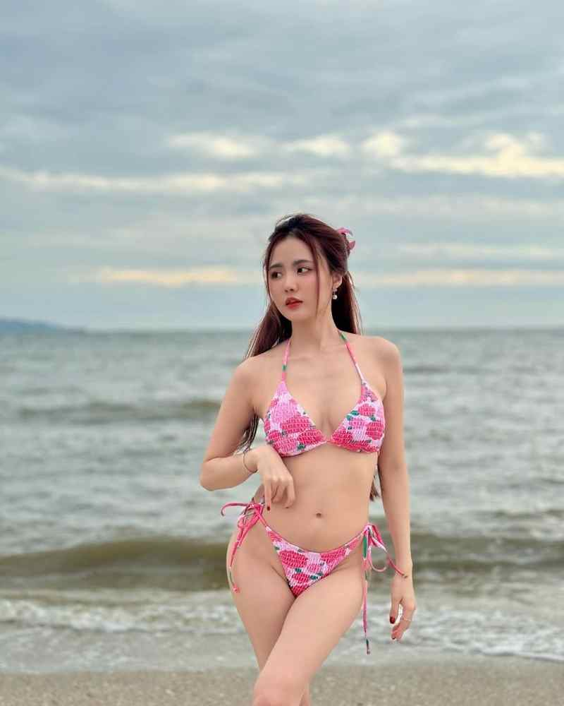 เปิดวาร์ป ป๋อมแป๋ม ศิริวรรณ สาวสวยเจ้าของรถ Porsche จากรายการโหนกระแส