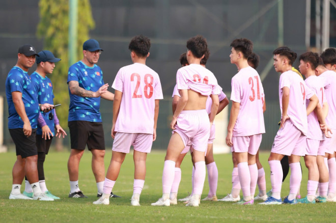 Tuyển Việt Nam triệu tập Việt kiều Hà Lan, quyết tạo bất ngờ tại giải châu Á