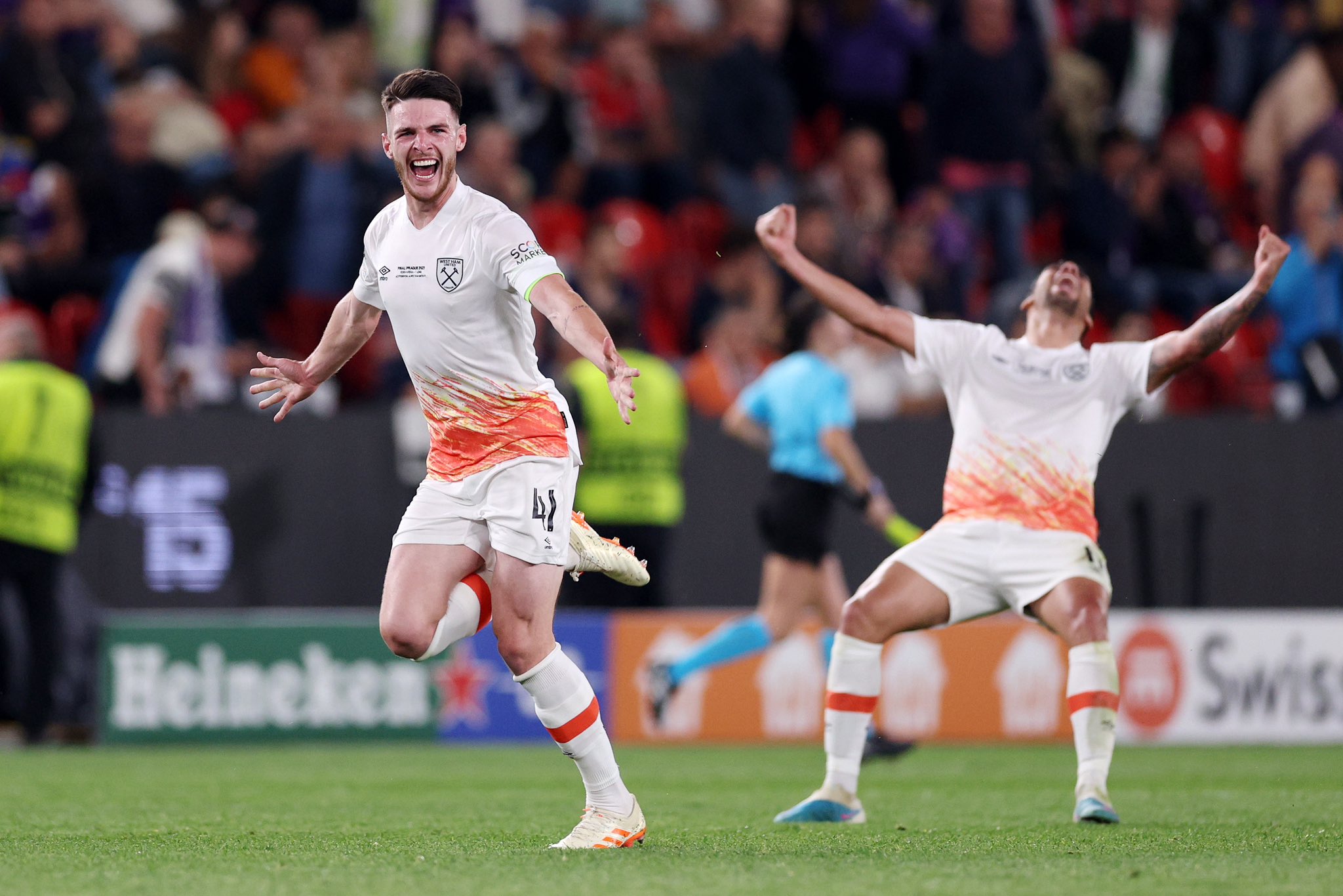 West Ham United 2-1 Fiorentina, winning the UEFA Europa Conference League Champion