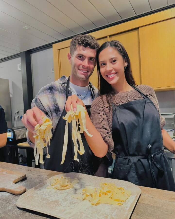 Pulisic dập tin đồn, ăn mừng bàn thắng gửi tình yêu cho bạn gái💖