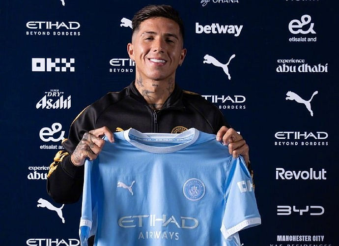 Man City chính thức công bố Enzo Fernandez với giá 125 triệu bảng