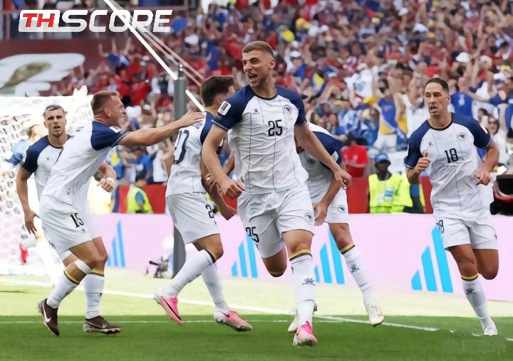 ​ครึ่งแรก: แคนาดา 0-1 บอสเนียฯ ลูคิชโหม่งทำประตูขึ้นนำในนัดเปิดสนามที่โตรอนโต