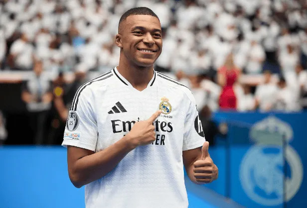 Truyền thông Mỹ: Mbappé và người mẫu 34 tuổi nghỉ phép ơ Miami