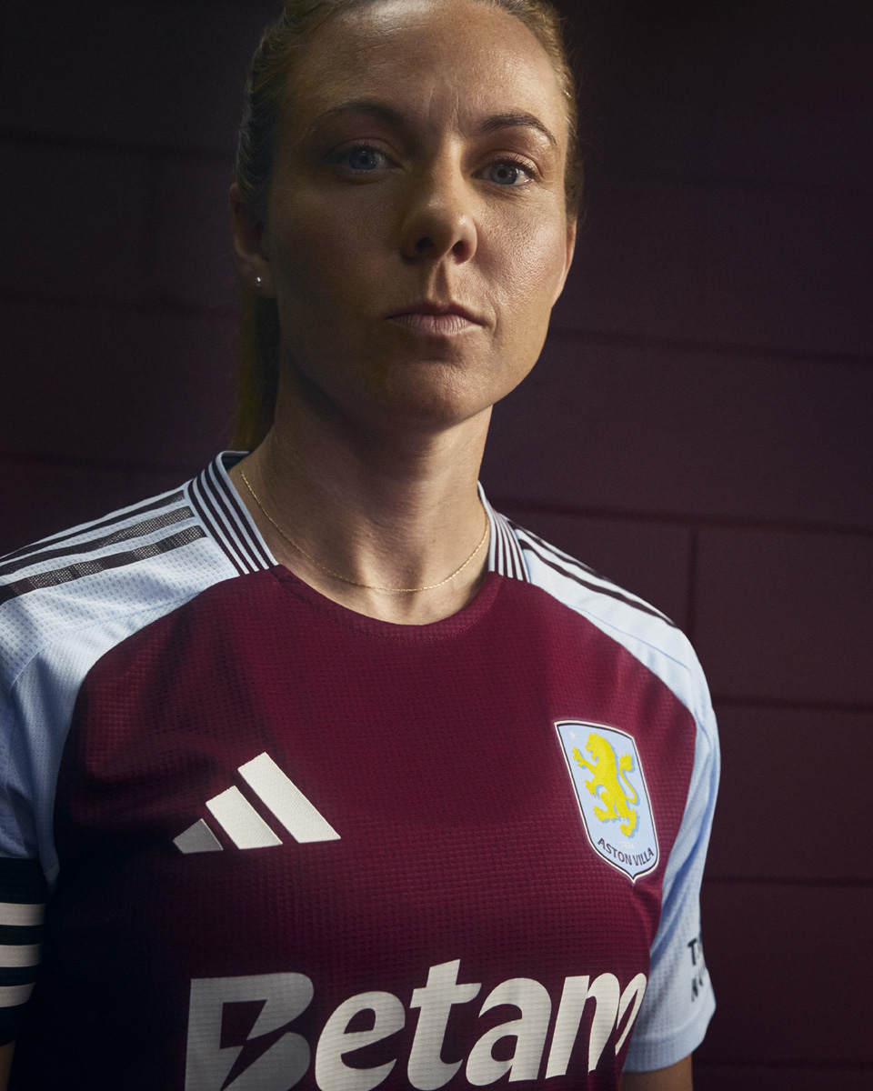 ​Áo đáu sân nhà Aston Villa cho mùa giải 2024-25