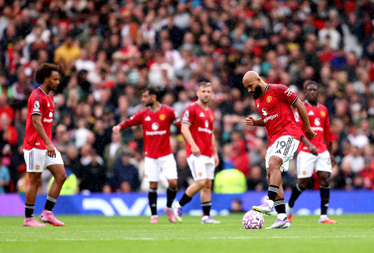 3 trận hòa liên tiếp! Man United 2-2 Burnley, Šeško lập cú đúp + phản lưới nhà của Hevan, HLV Fletcher không có chiến thắng ra mắt