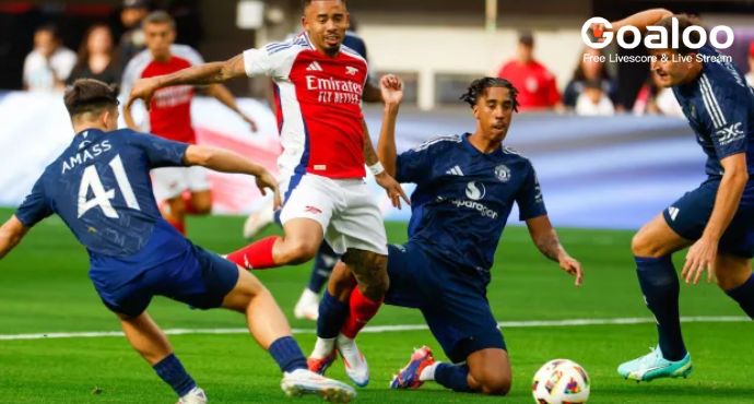 Man United's Yoro Cut Short in Arsenal Clash