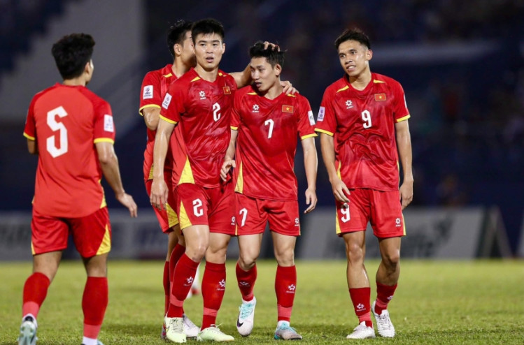 ĐT Việt Nam đạt thành tích khủng ở BXH FIFA, vượt cả Argentina