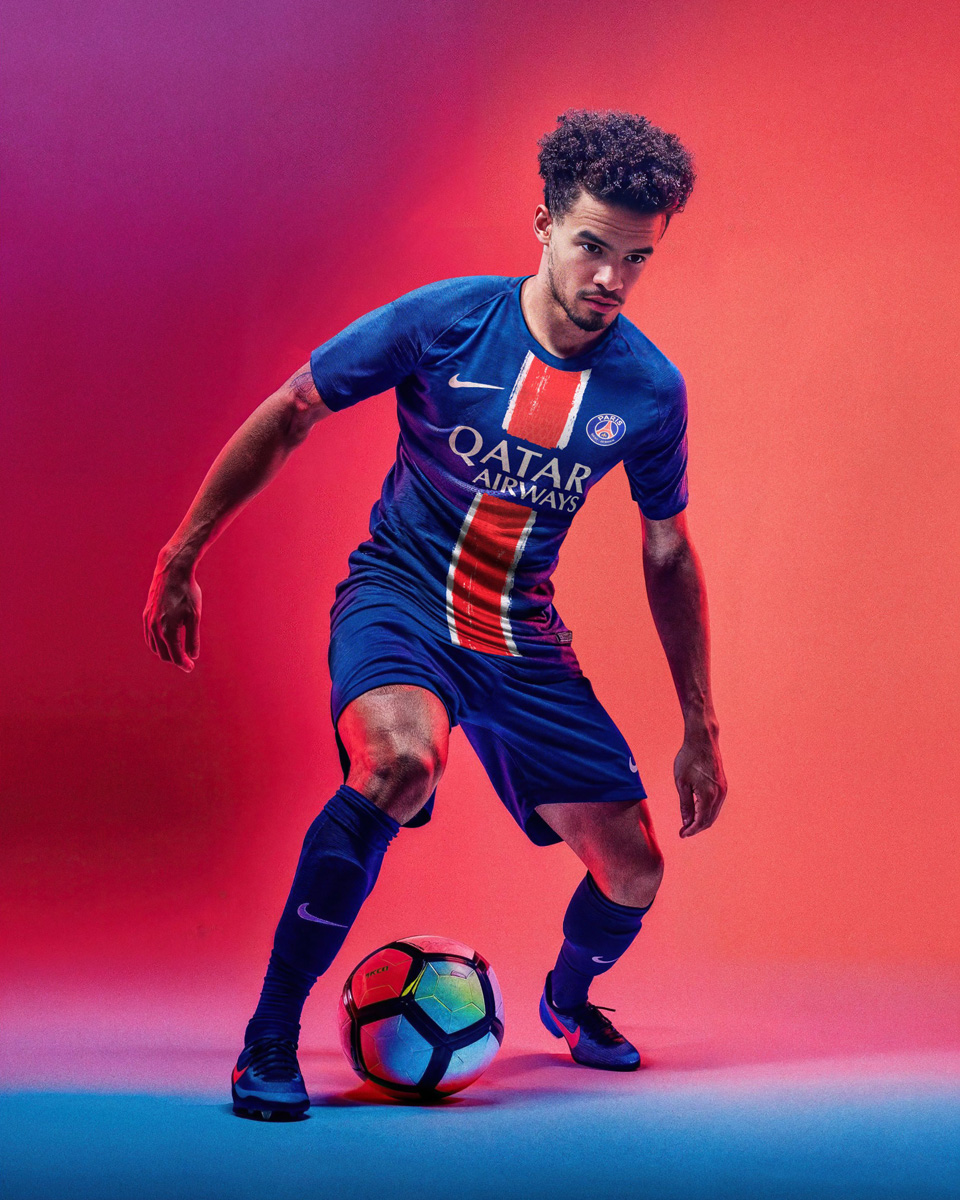 Áo đấu sân nhà của Paris Saint Germain 2024-25