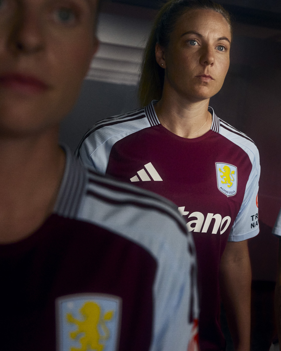 ​Áo đáu sân nhà Aston Villa cho mùa giải 2024-25