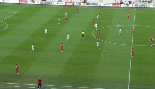 ​Liverpool dưới thời Arne Slot: Sơ đồ 4-2-4 linh hoạt và hiệu quả