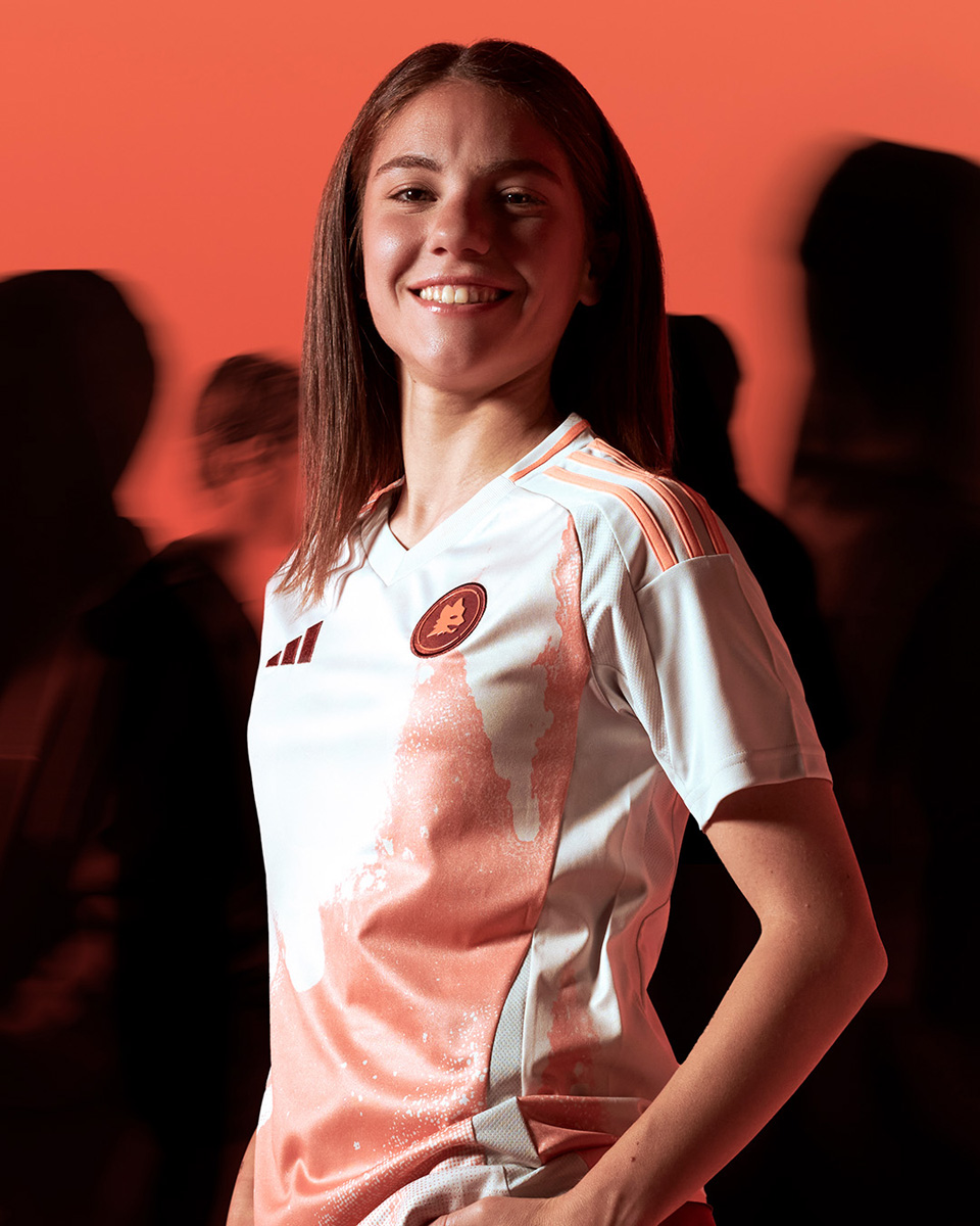 Áo đấu sân khách Roma cho mùa giải 2024-25