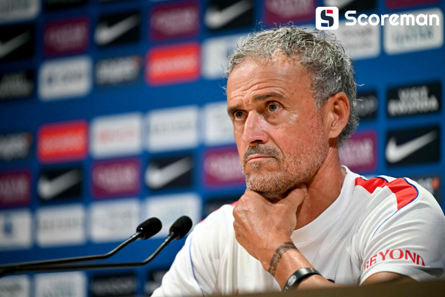PSG, 엔리케 감독과 3년 연장 계약...주축 선수 5인도 잔류