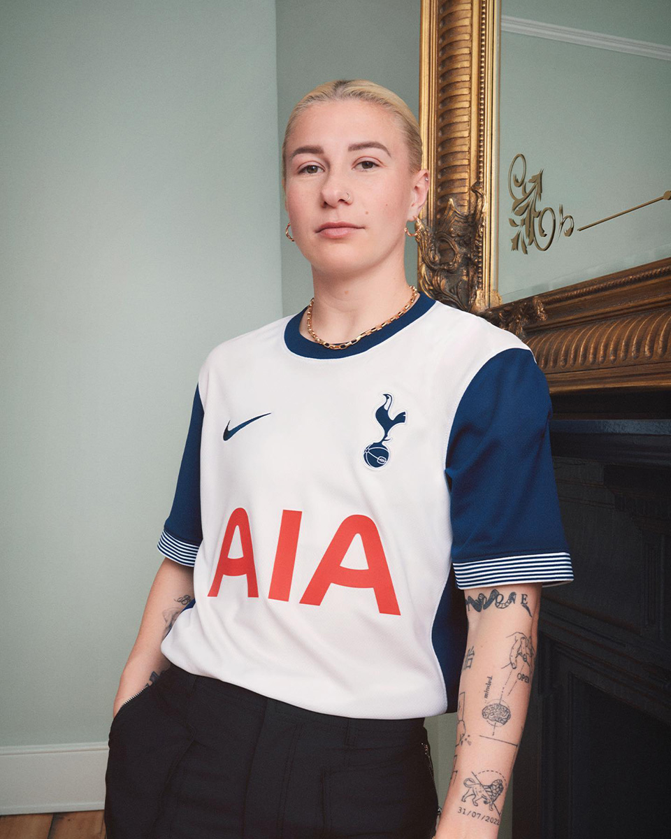 ​Áo đấu sân nhà Tottenham Hotspur cho mùa giải 2024-25