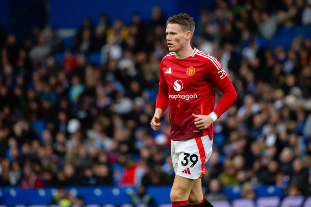 ​Manchester United gây tranh cãi khi quyết định bán Scott McTominay