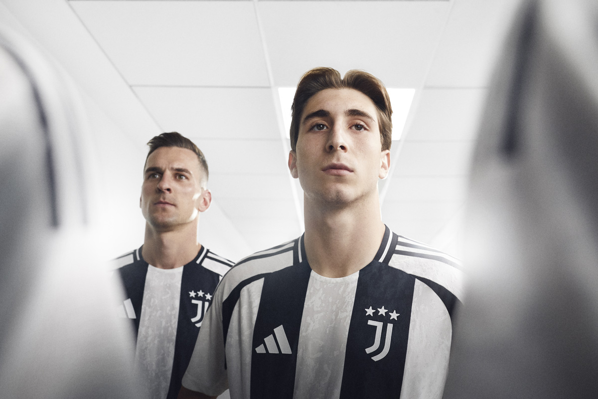 Áo đấu sân nhà Juventus cho mùa giải 2024-25