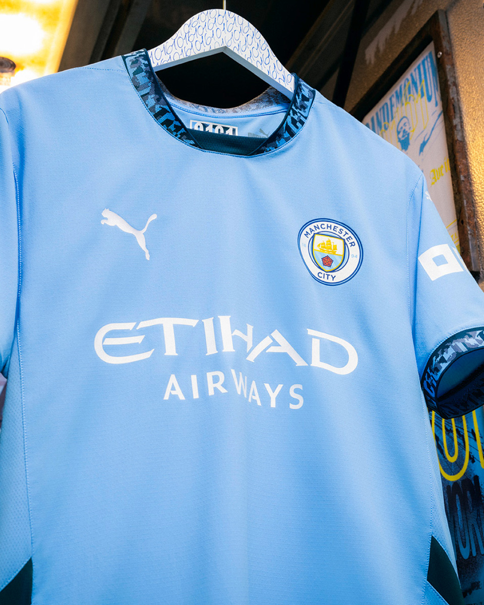 Áo thi đấu sân nhà của Manchester City cho mùa giải 2024-25