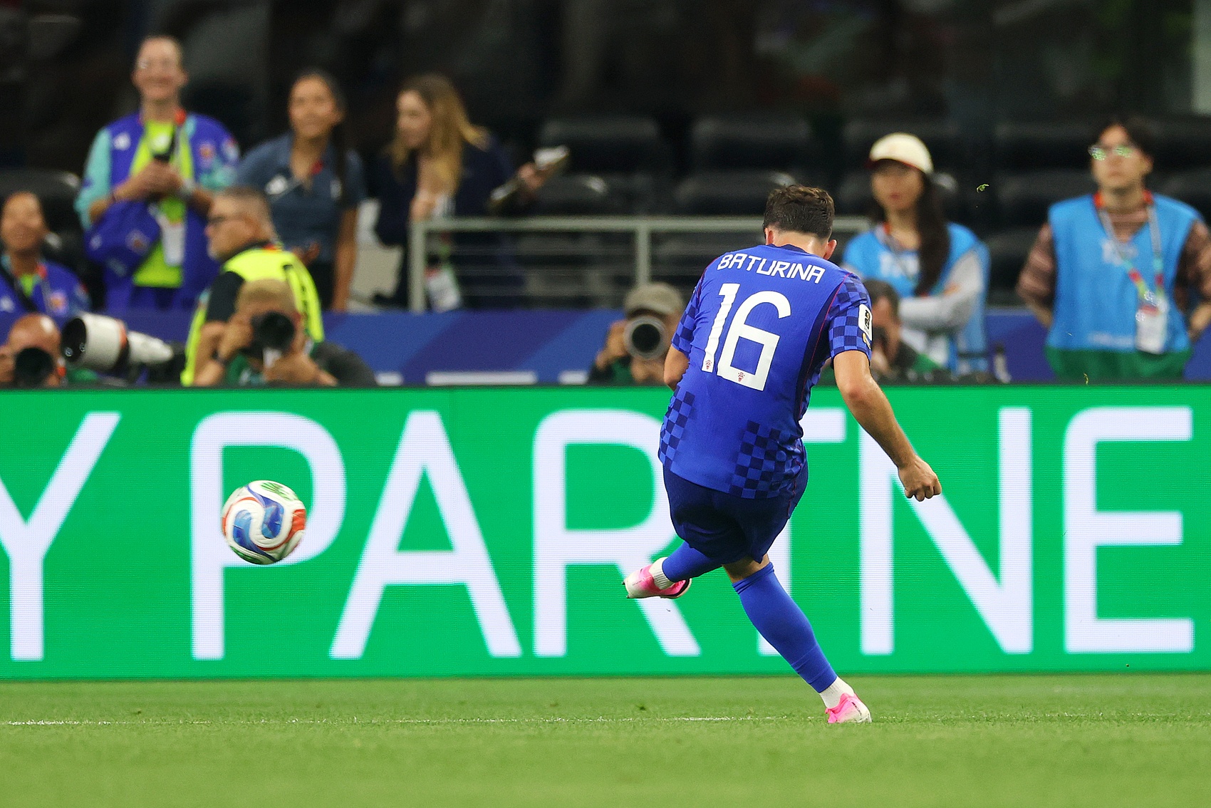 Một lực lượng pháo binh hùng mạnh! Croatia đã ghi tổng cộng 44 bàn thắng tại World Cup, bao gồm 8 cú sút xa từ ngoài vòng cấm