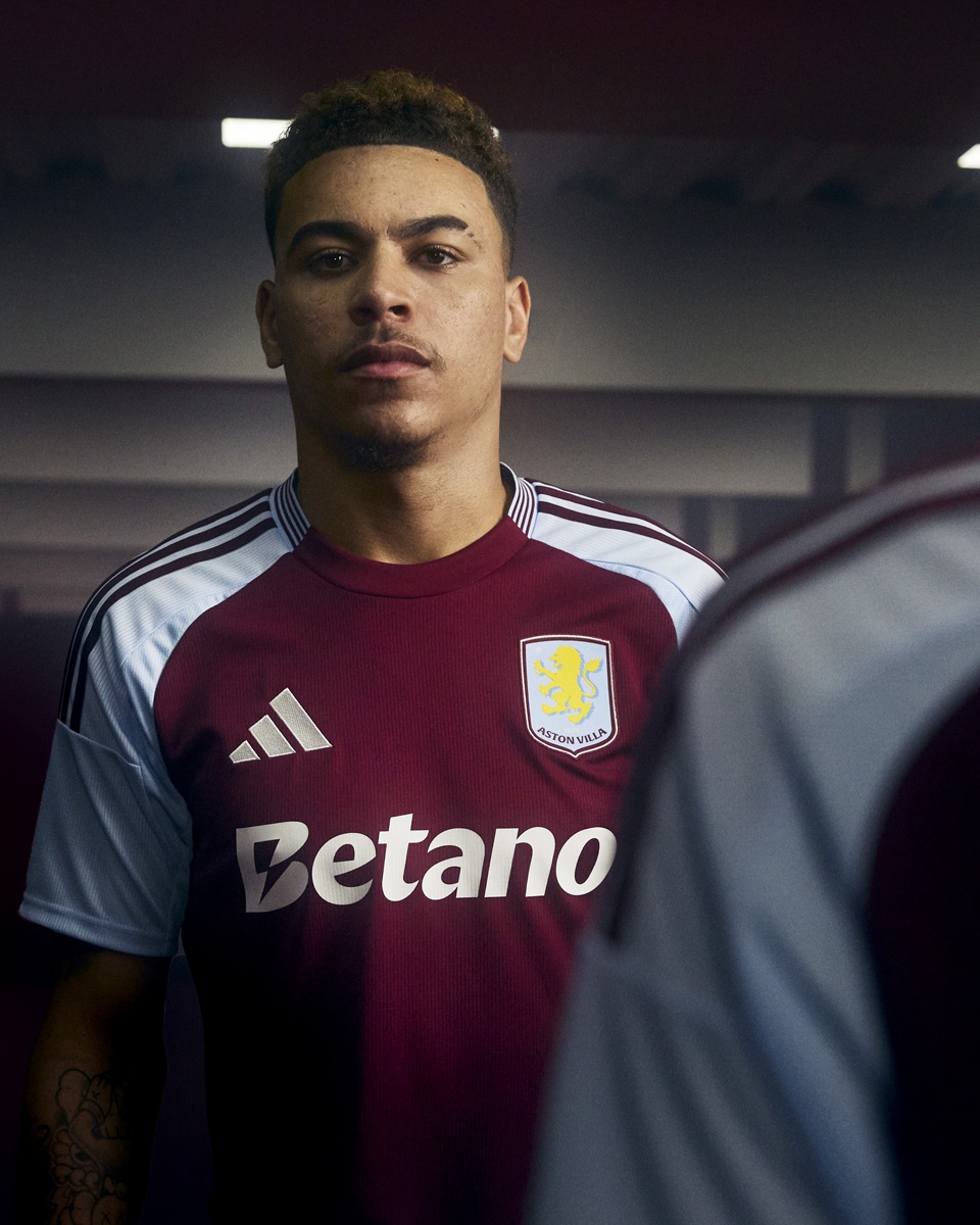 ​Áo đáu sân nhà Aston Villa cho mùa giải 2024-25